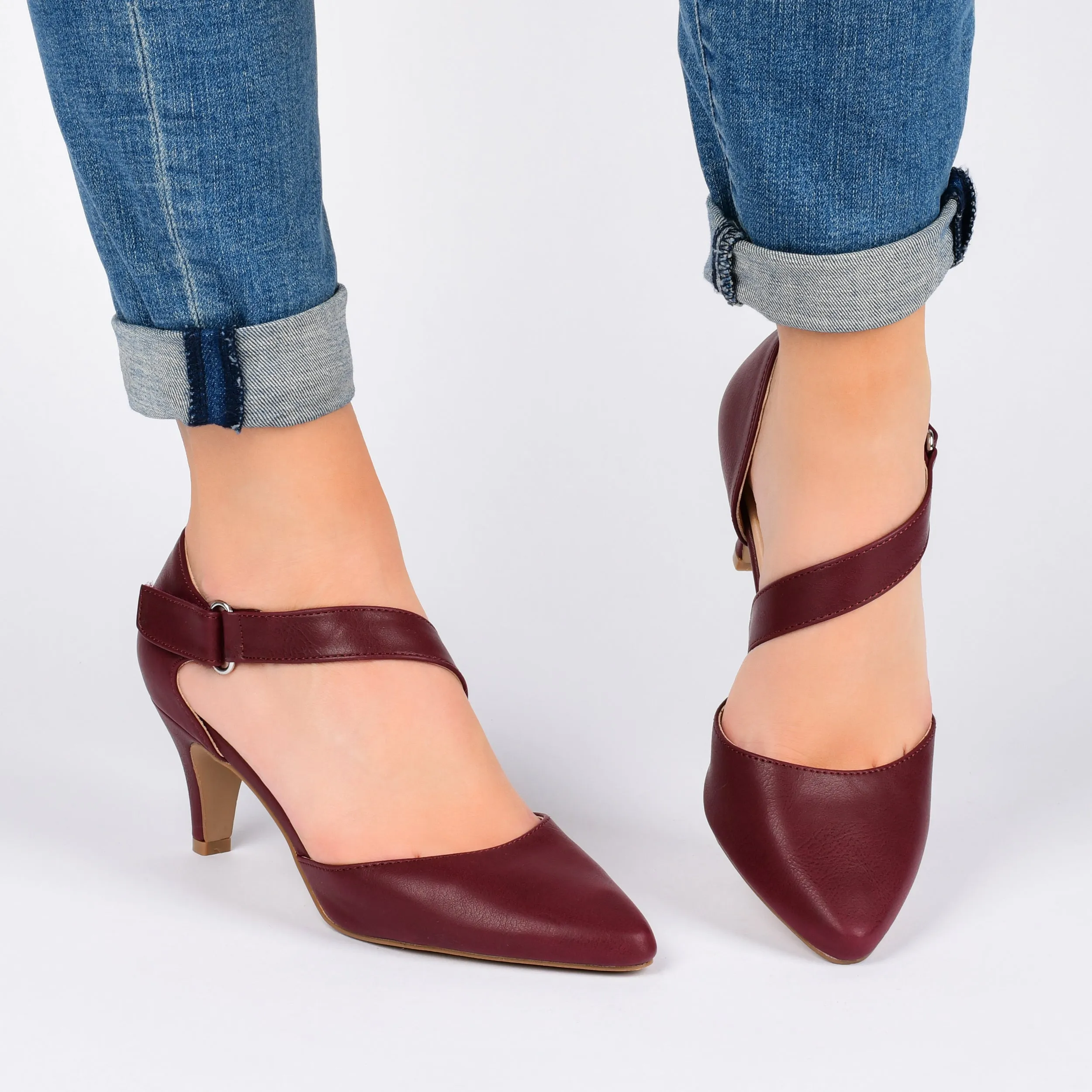 Journee Collection Women's Tru Comfort Foam Wide Width Tillis Pump