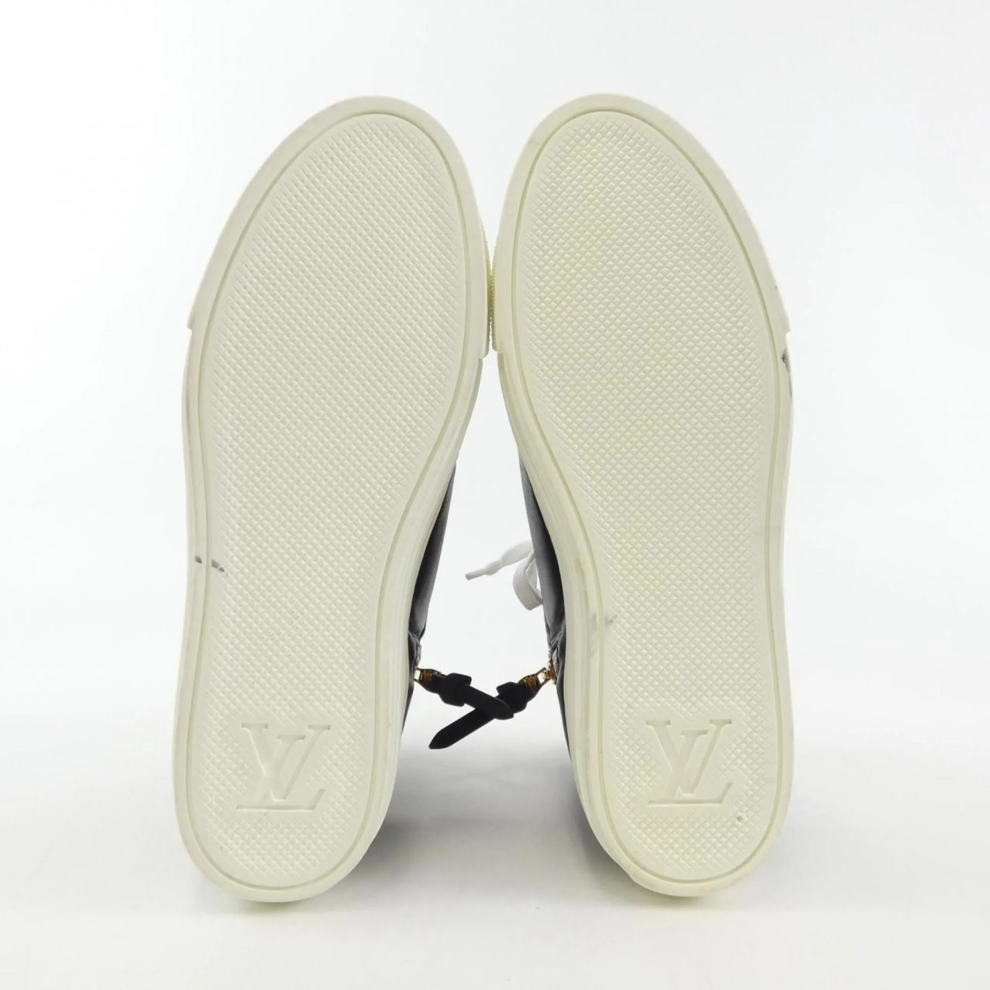 Louis Vuitton Sneakers (Pre-Owned)