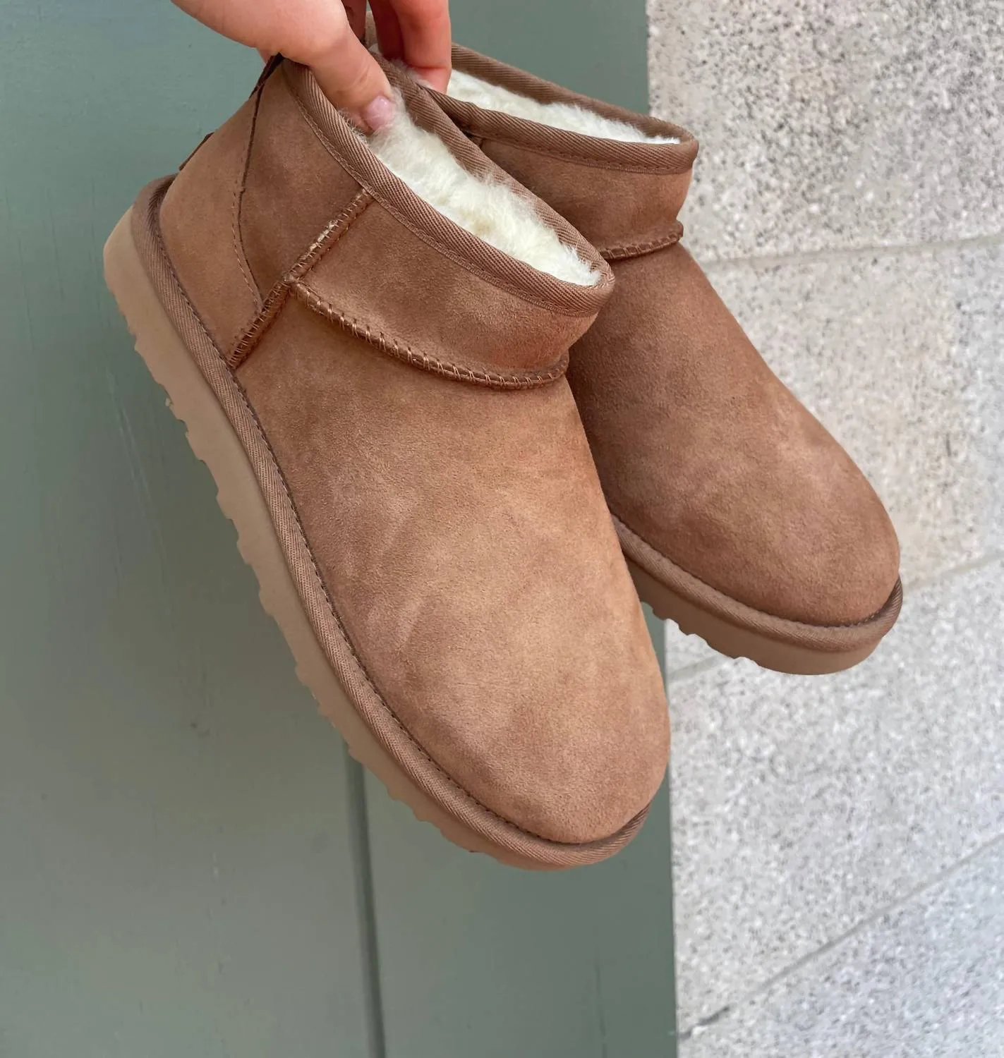 Men's Classic Ultra Mini Boots In Chestnut