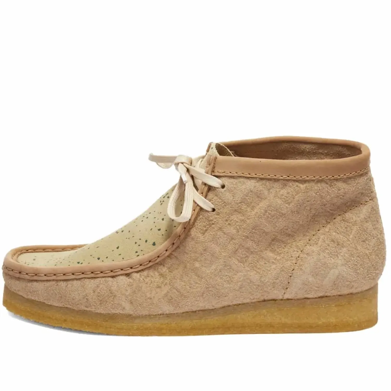 Men's Wallabee Boots In Natural Green