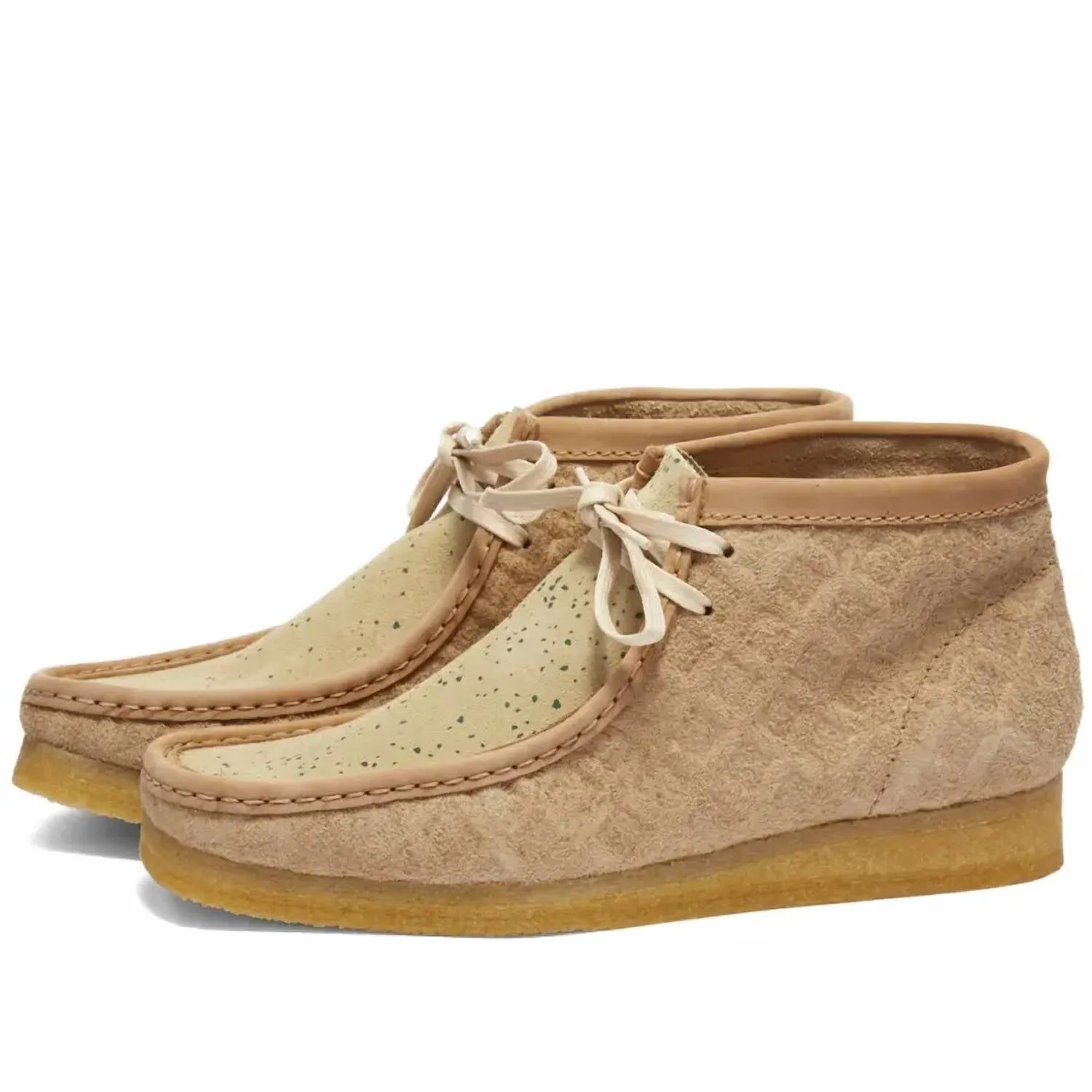 Men's Wallabee Boots In Natural Green