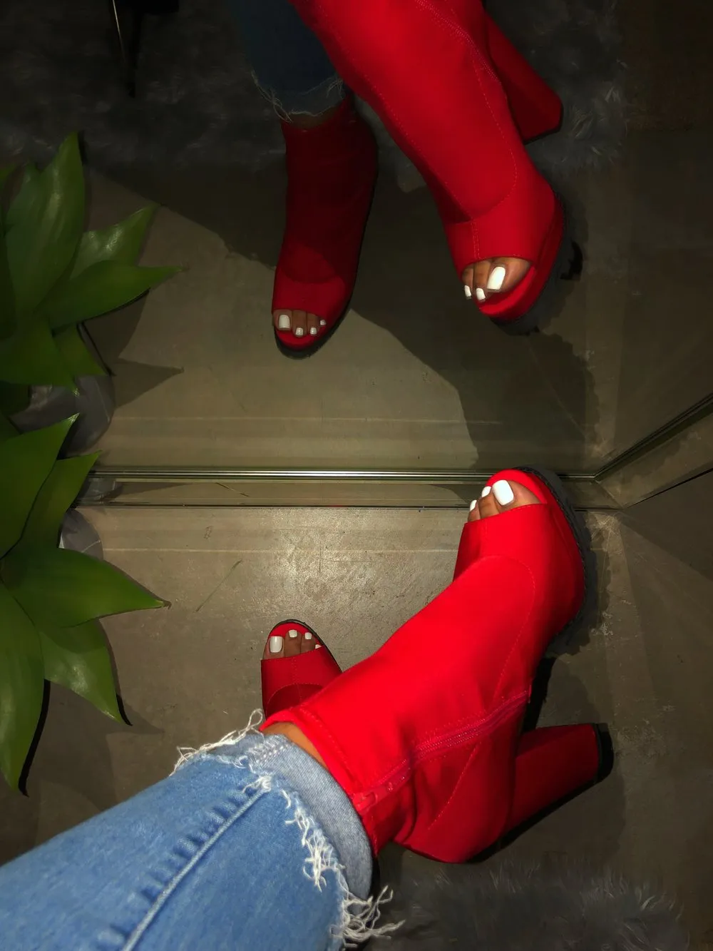 MONCLAIR21 - RED