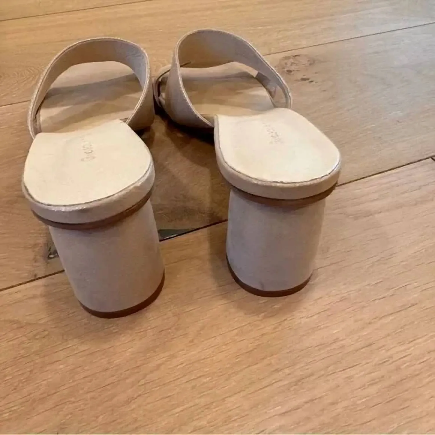 Women Blake Sandal In Metallic Beige