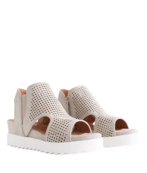Women's Amy 2 Sandal In Light Grey