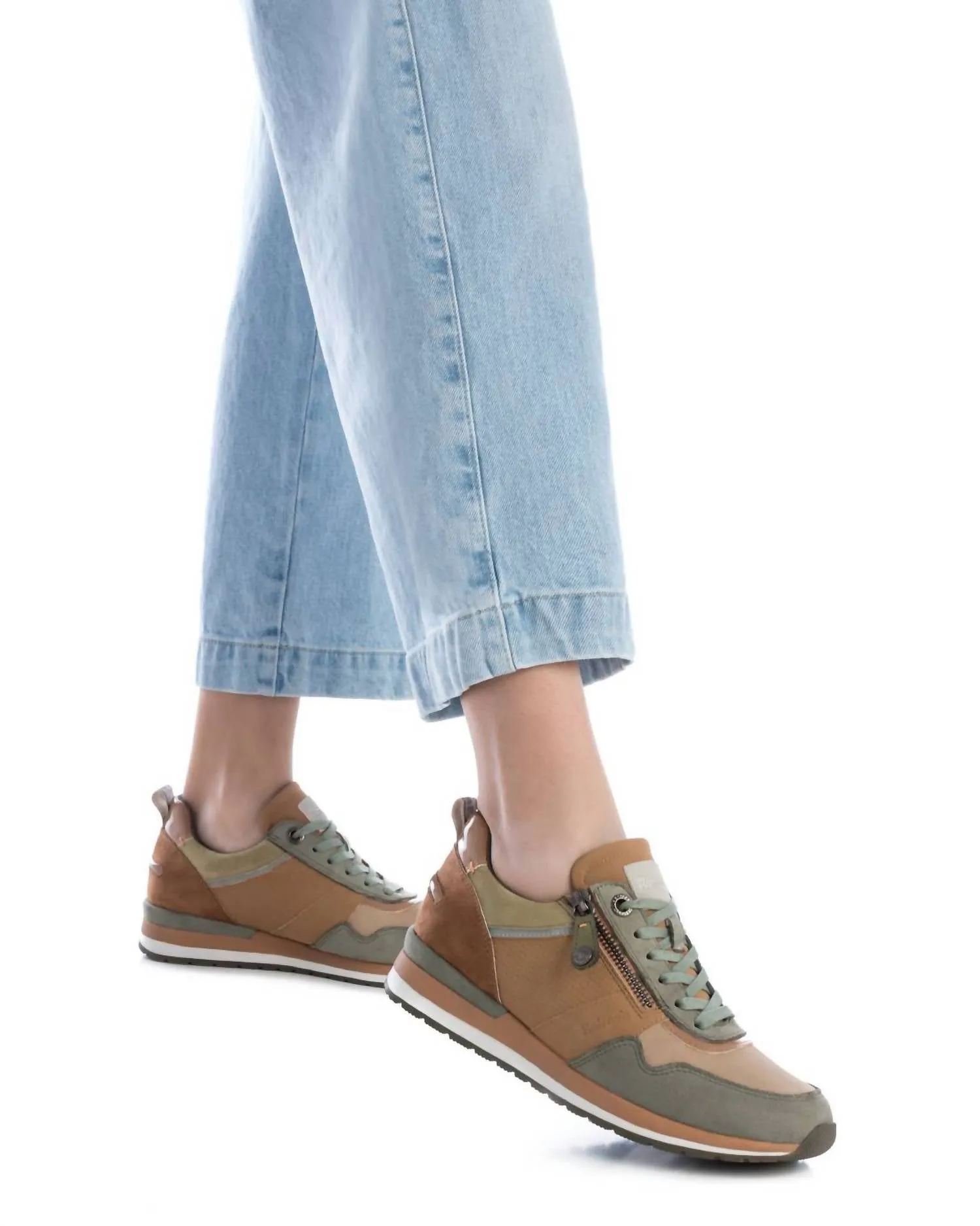 Women's Casual Sneakers In Kakhi