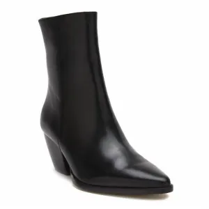 Women's Caty Ankle Boot In Black Smooth