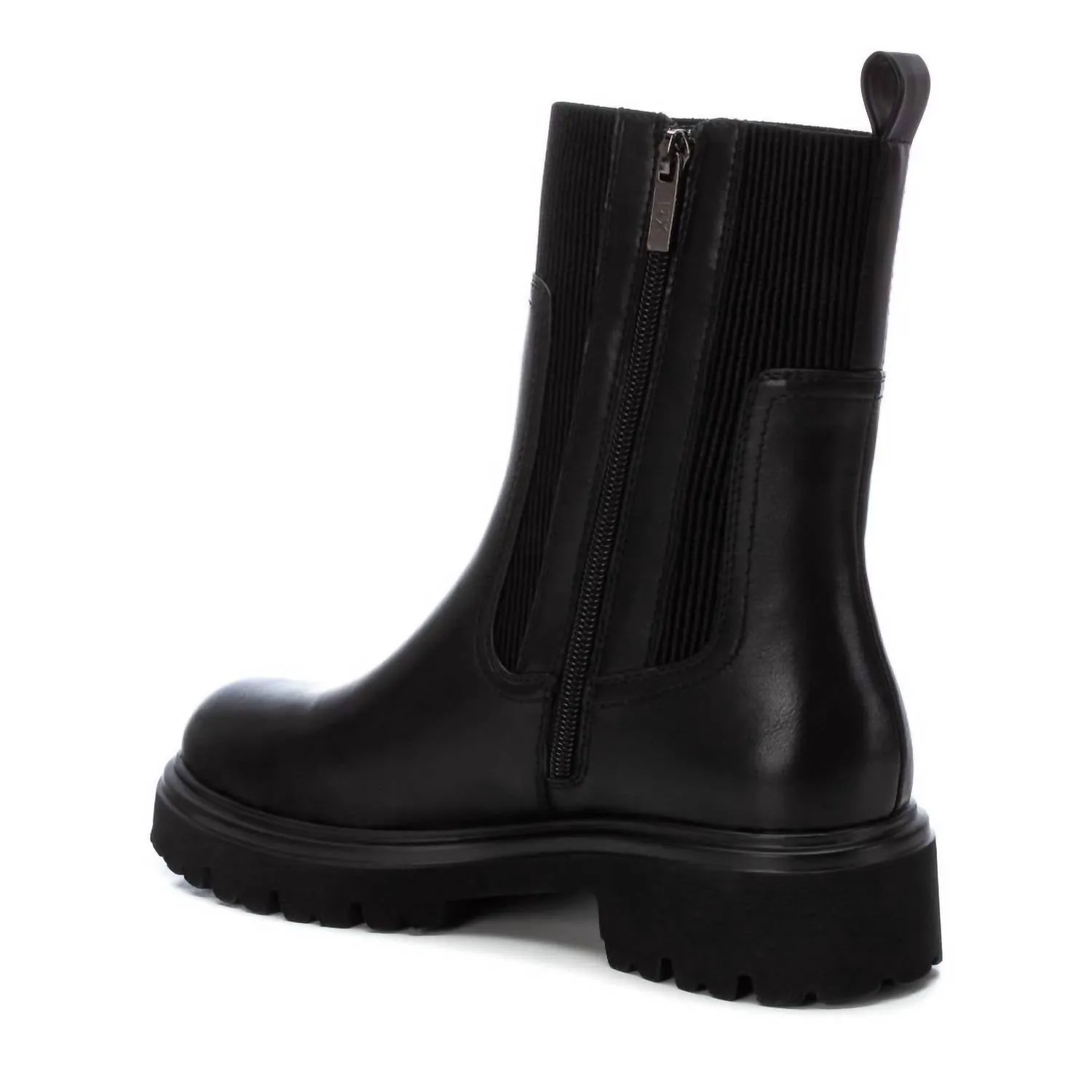Women's Chelsea Booties In Black