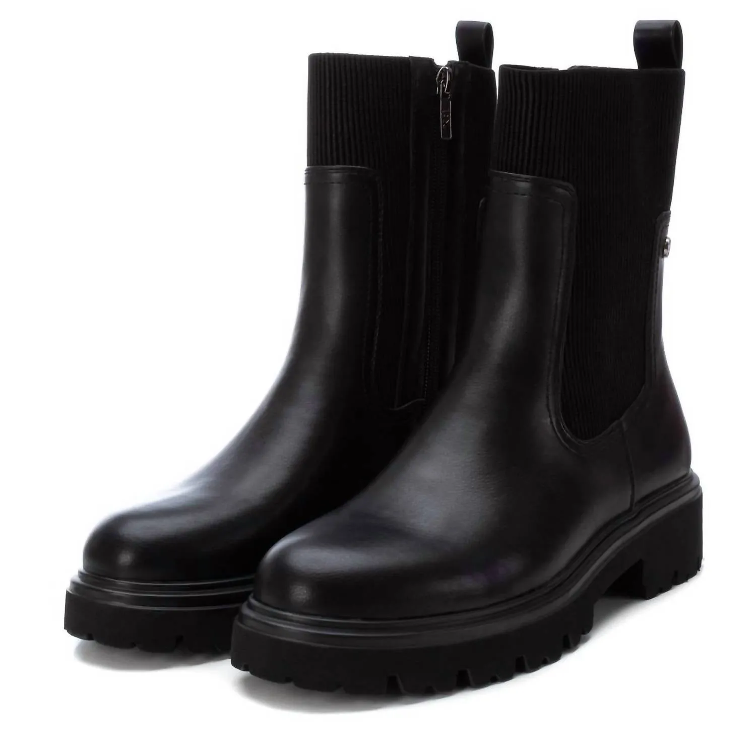 Women's Chelsea Booties In Black