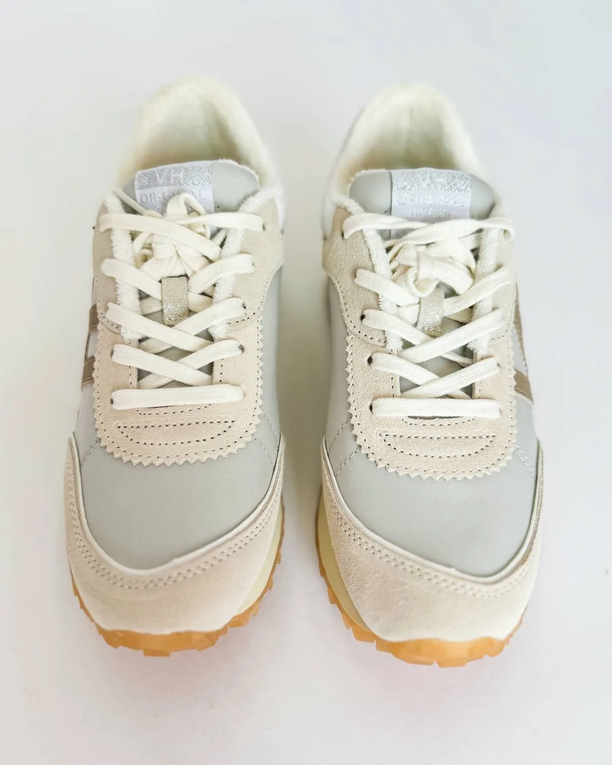 Women's Cosmic 15 Sneakers In White Pebble Taupe