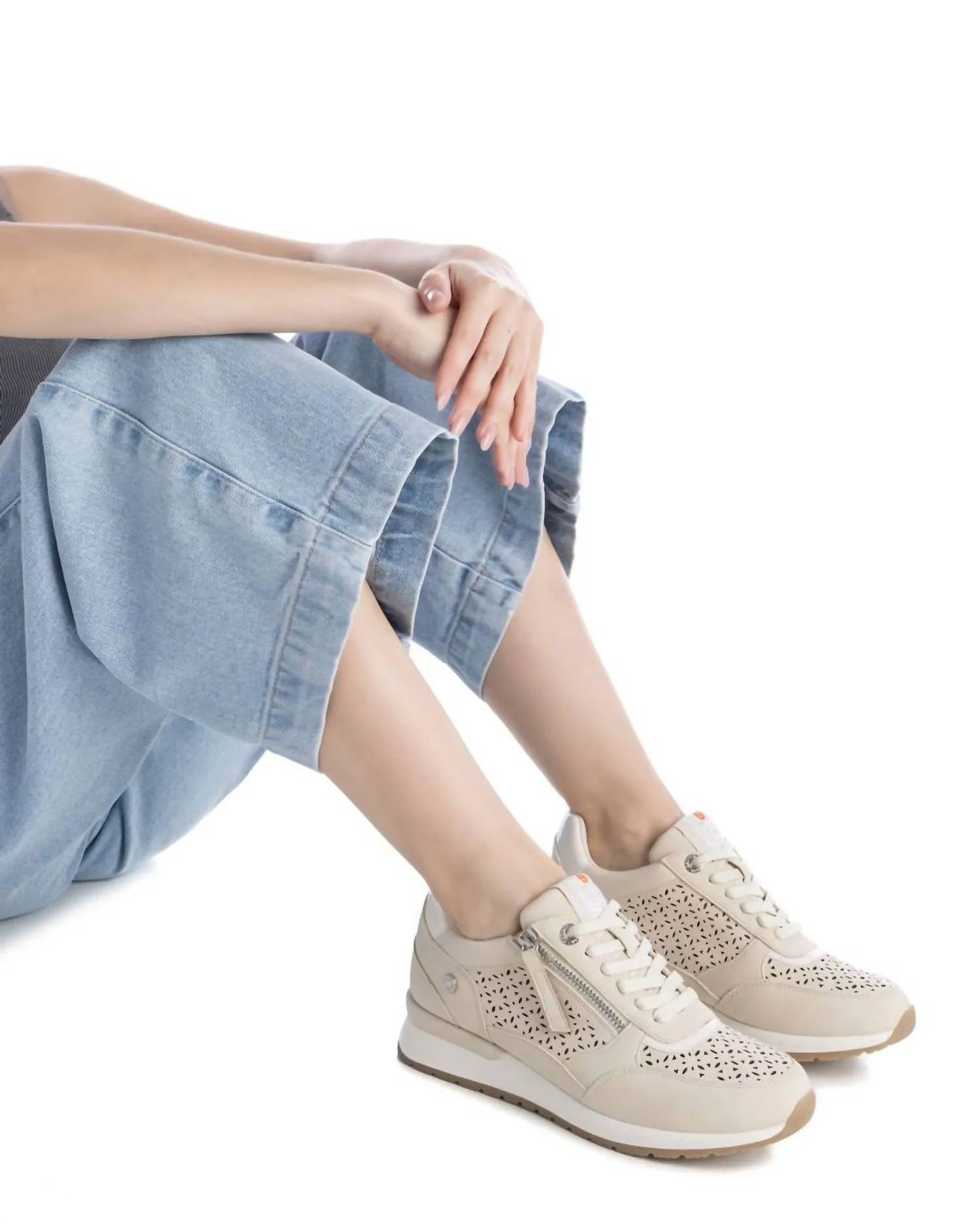 Women's Fashion Comfort Sneakers In Ice