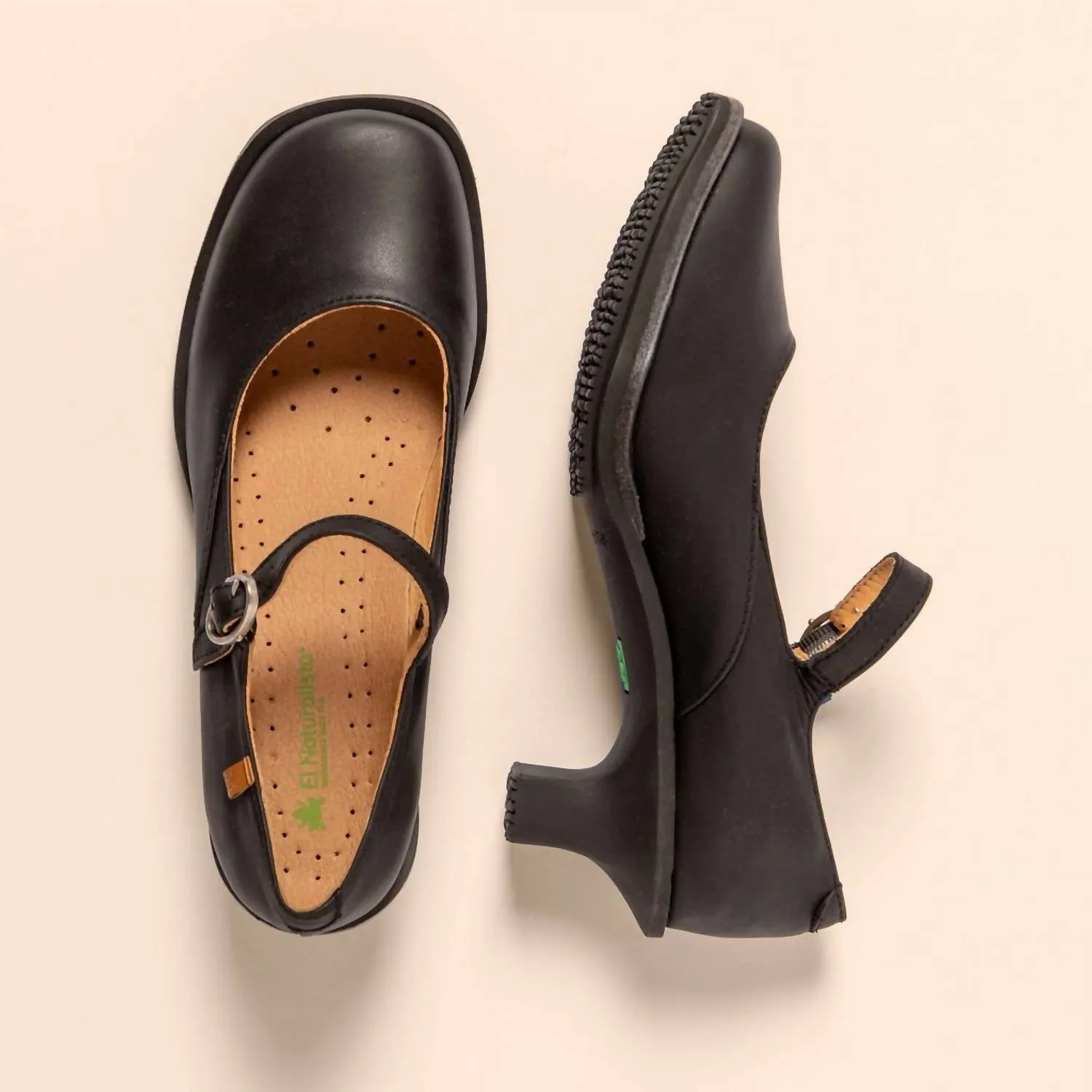 Women's Igusa Wax Nappa Shoes In Black