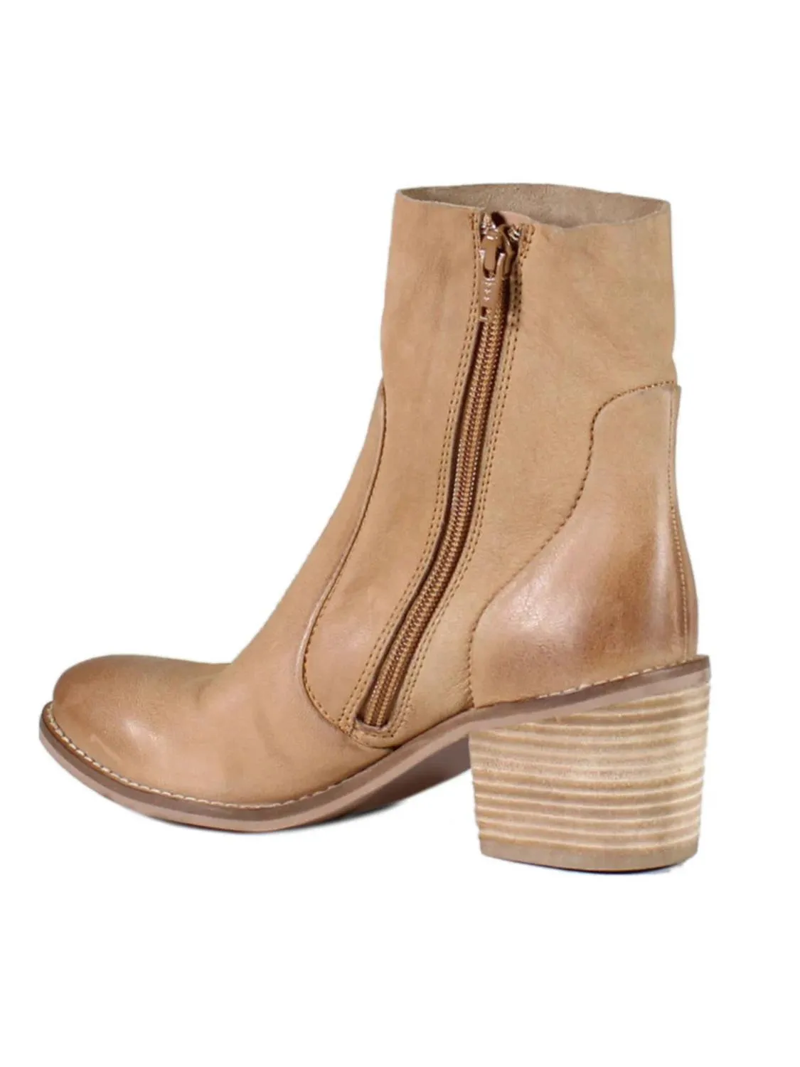 Women's Majes Tic Boots In Cashew