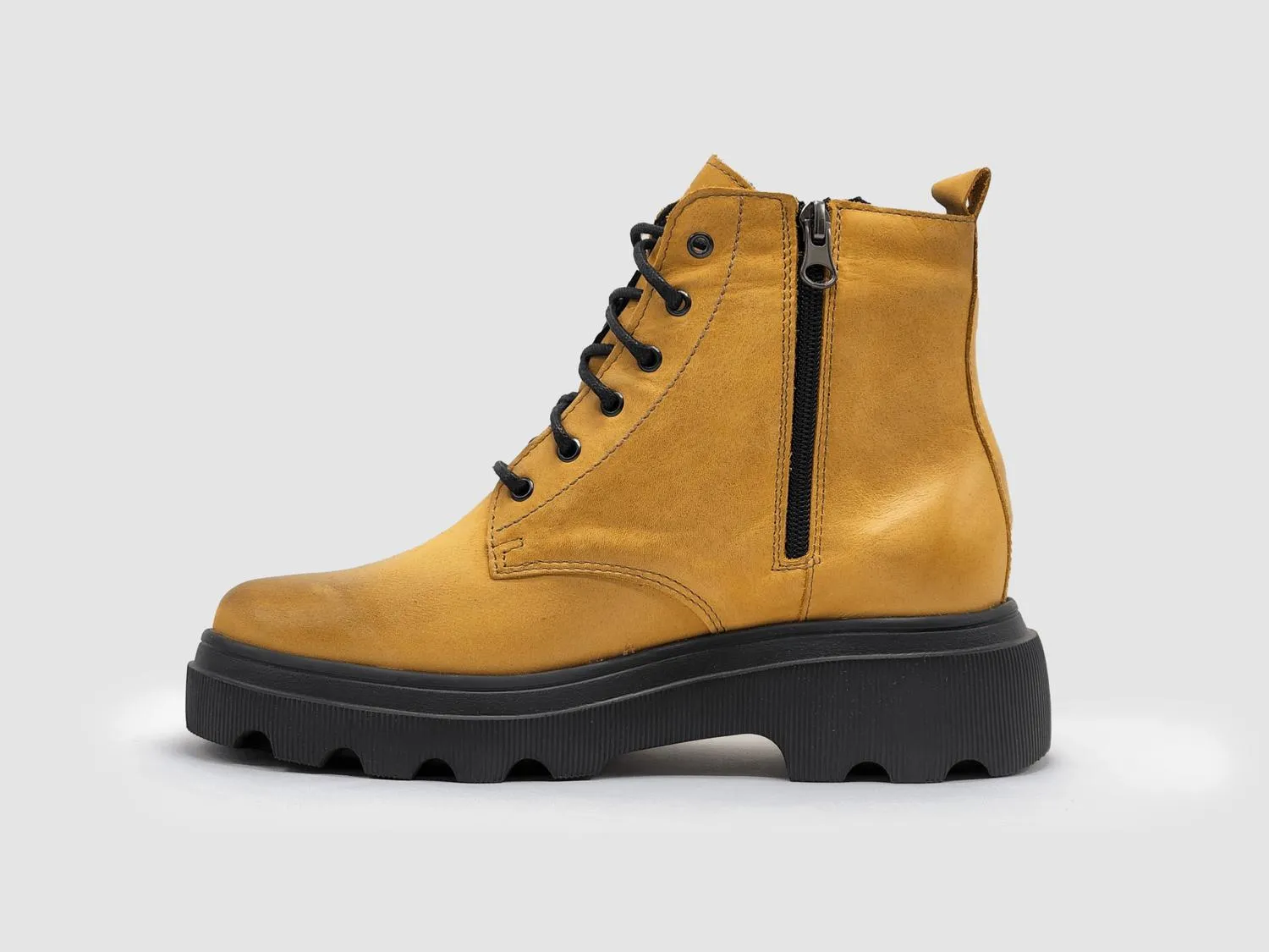 Women's Modern Lined Zip-Up Leather Boots In Yellow